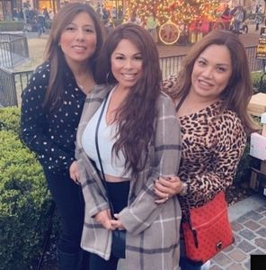 Meet your Posher, Elvia